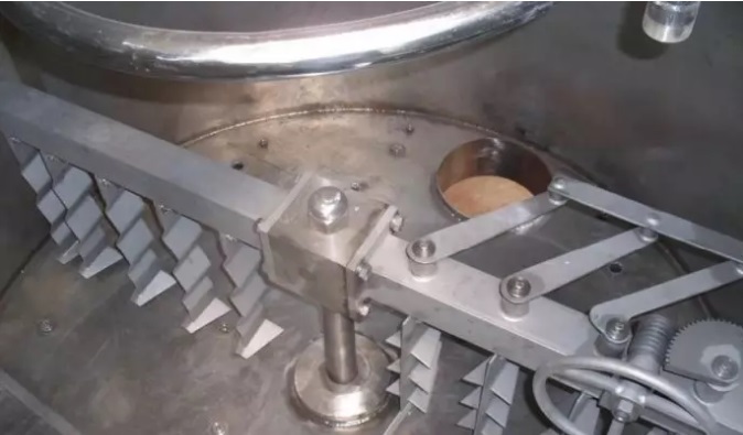 啤酒設(shè)備耕刀--山東豪魯啤酒設(shè)備